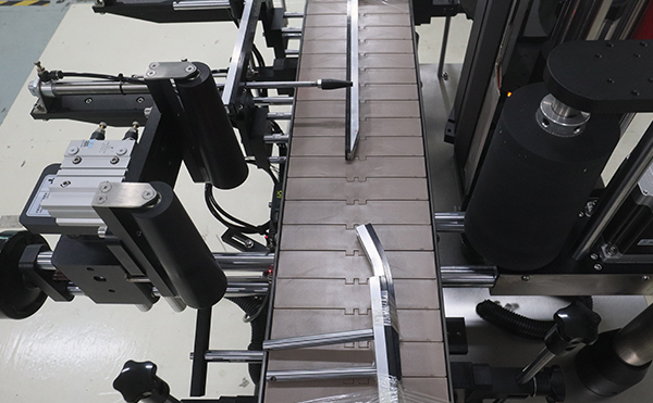 全自動轉角貼標機,自動轉角貼標機,轉角貼標機