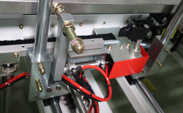 自動折蓋封箱機(jī),封箱機(jī),封箱機(jī)廠家，佼佼者自動化